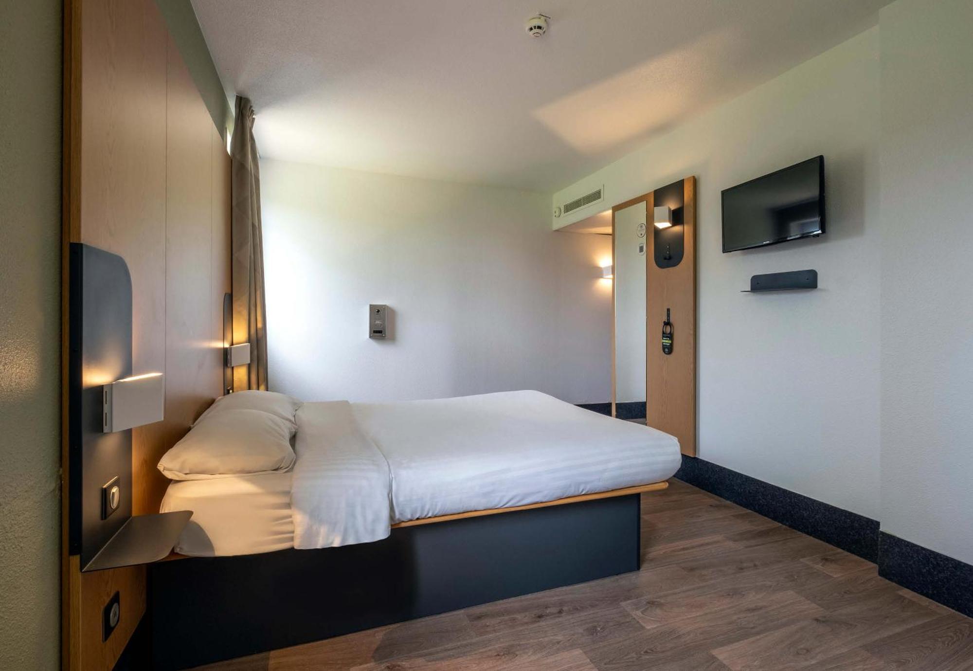 B&B Hotel Niort Marais Poitevin Est Exterior foto